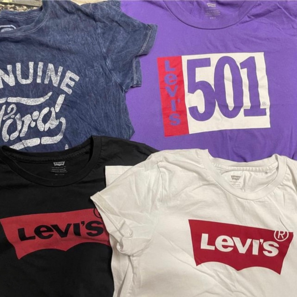Levi's T-Shirts Lot